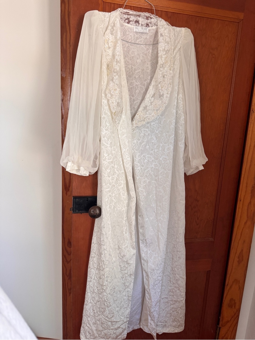 Vintage Val Mode wedding Ivory Lace Long Robe for Women
